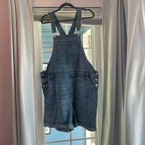 Overall shorts